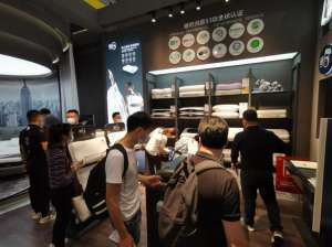 近年工業互聯網持續升溫，發展還需往深和實里走